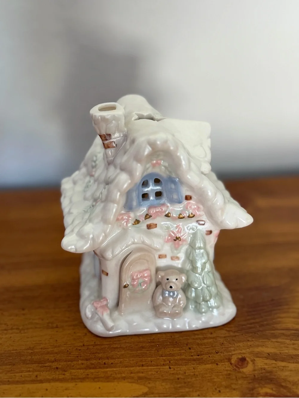 Vintage 2002 Designspirations Ceramic Cottage Tea Light Holder #04200